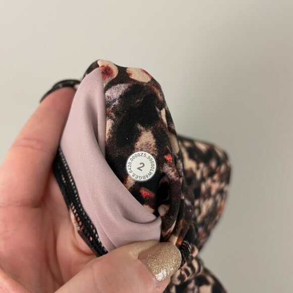 Lululemon Invigorate High-Rise Crop 23" Motion Flux Multi Leggings Size 2 - Picture 4 of 8